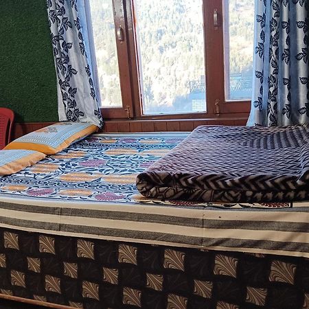 Roop Mountain Homestay Manāli Buitenkant foto