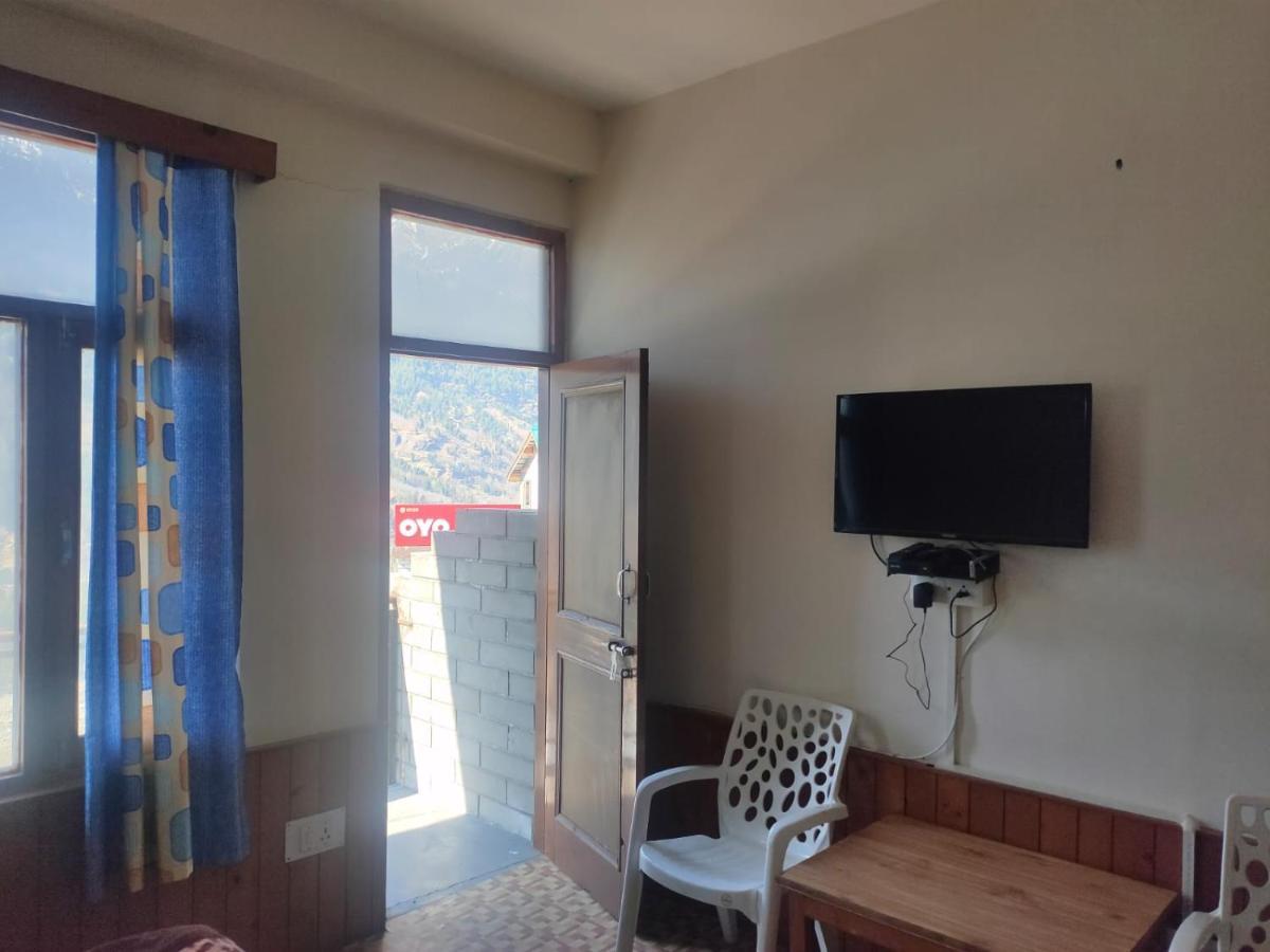 Roop Mountain Homestay Manāli Buitenkant foto