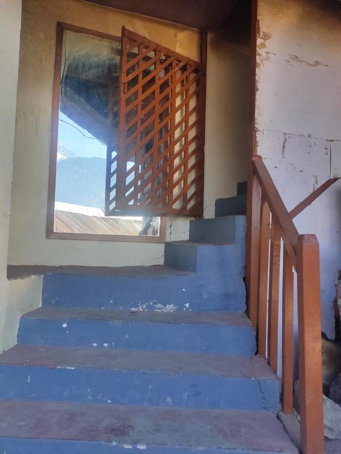 Roop Mountain Homestay Manāli Buitenkant foto