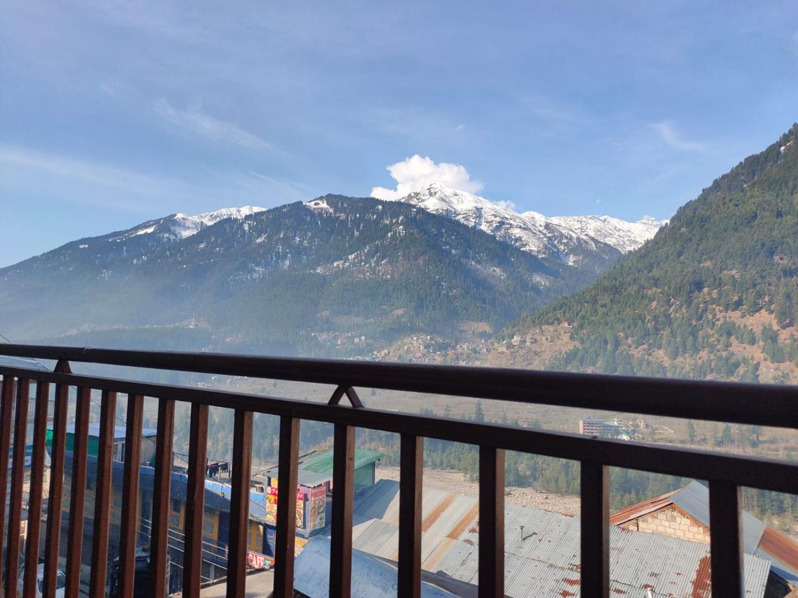 Roop Mountain Homestay Manāli Buitenkant foto